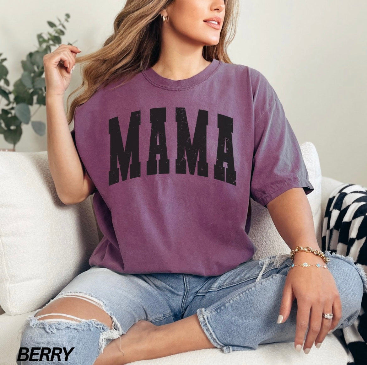 DISTRESSED MAMA OVERSIZED TEE